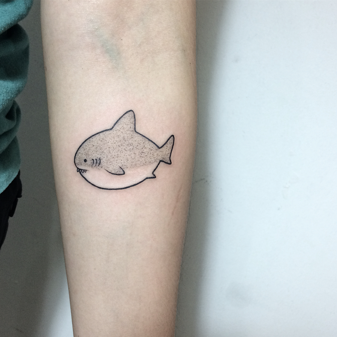 殳先生小臂鲸鱼小清新纹身图案
